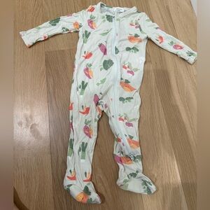 Angel Dear vegetable Print baby footie pajamas 6-9 months